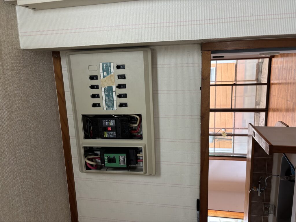 10/27 君津市にてブレーカー工事